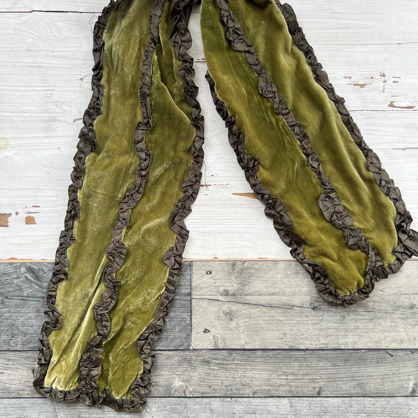 VELVET SCARF