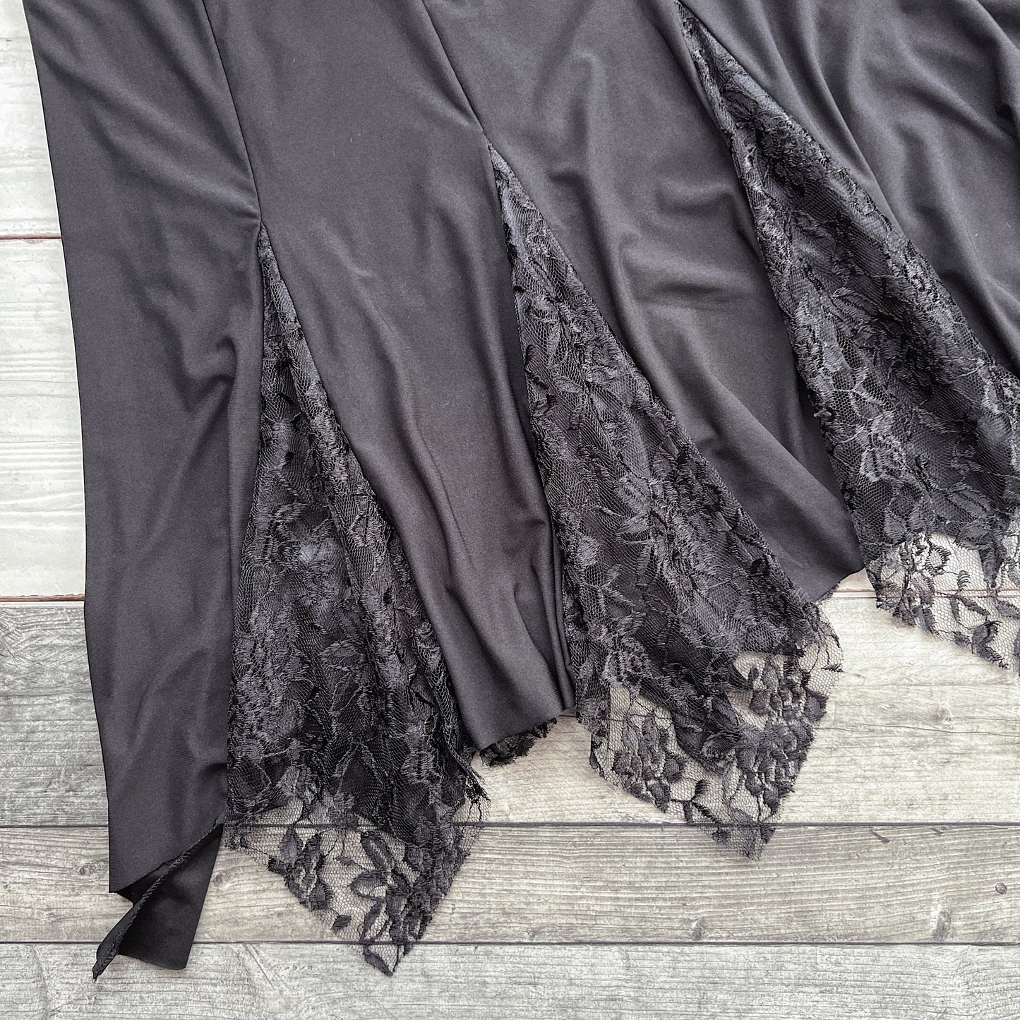 WITCH SKIRT - UK 14
