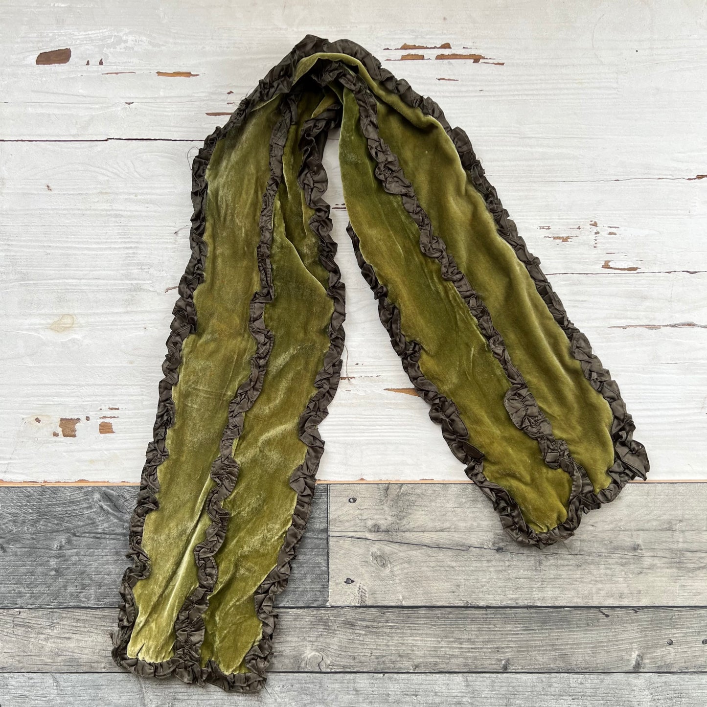 VELVET SCARF